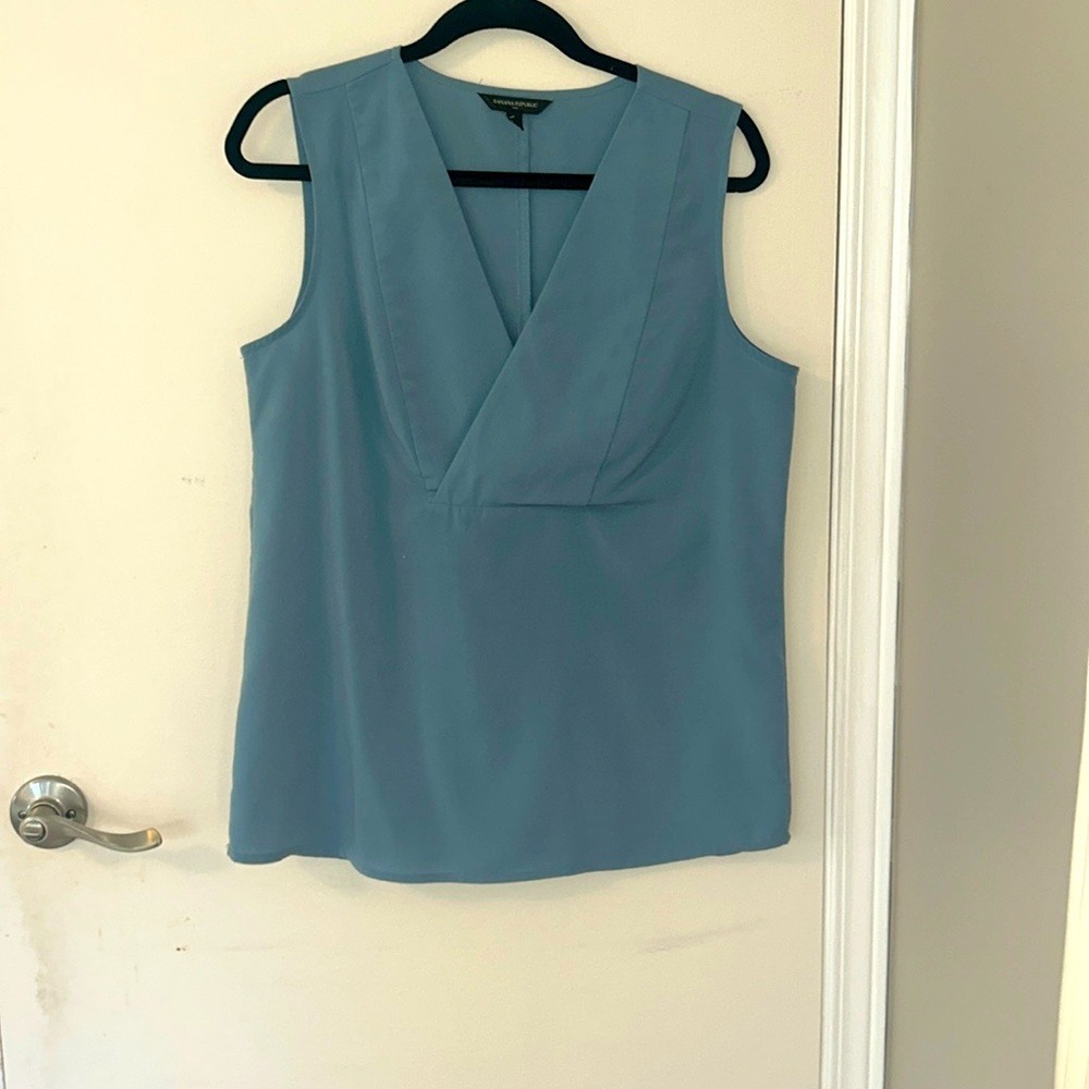 Banana Republic Sleeveless V-Neck Teal Size M